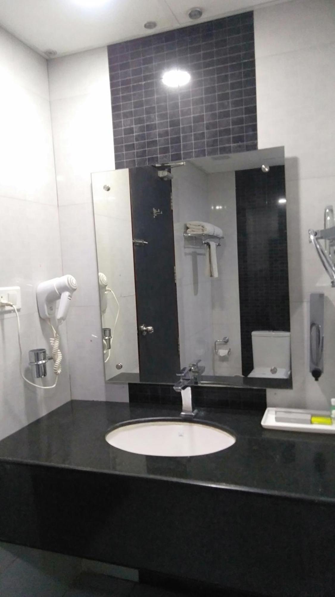 Rouba Residency Hotel Ponnani Luaran gambar